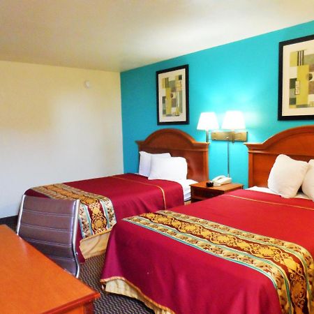 Courtesy Inn Del City Exterior foto