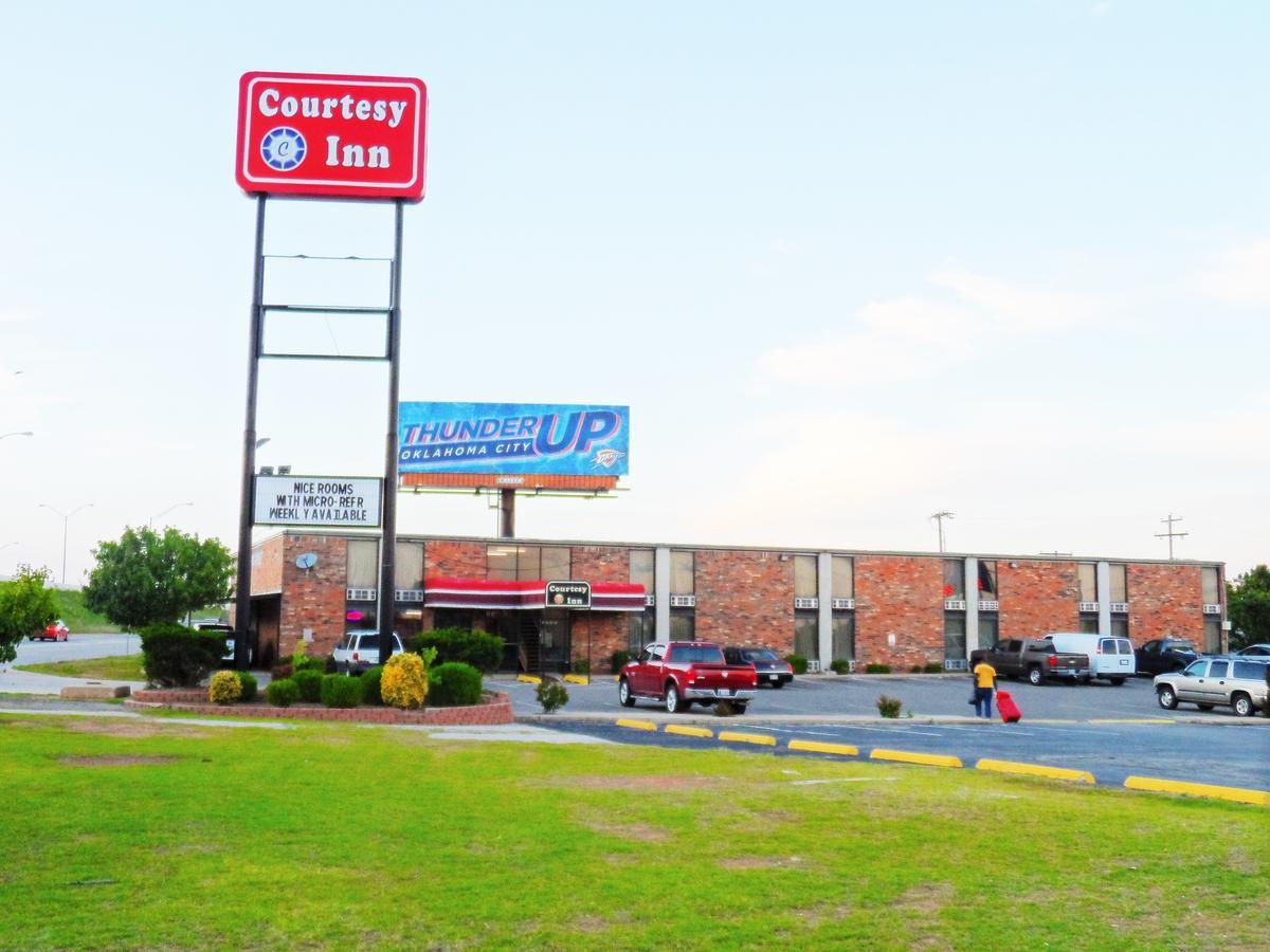 Courtesy Inn Del City Exterior foto